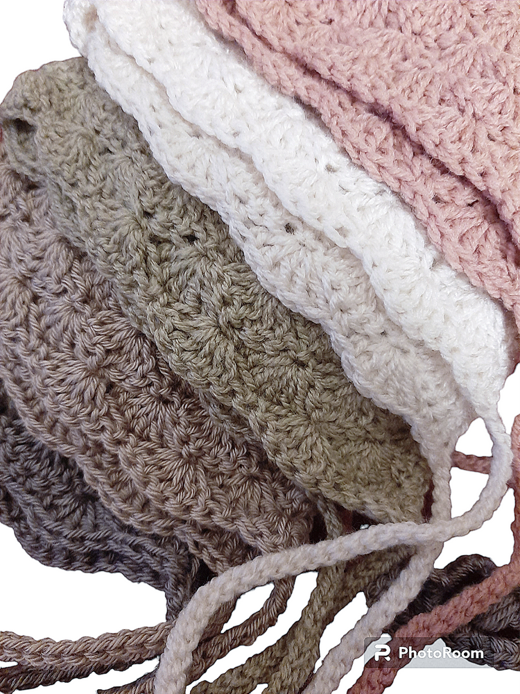 Newborn baby hat with laces - handmade crochet - size 0-3