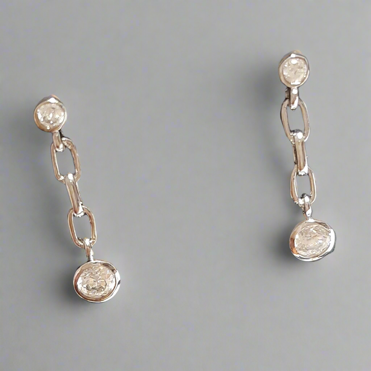 Orecchini Pendenti Argento 925 Rodiato con Zirconi Bianchi - Perno e Farfallina