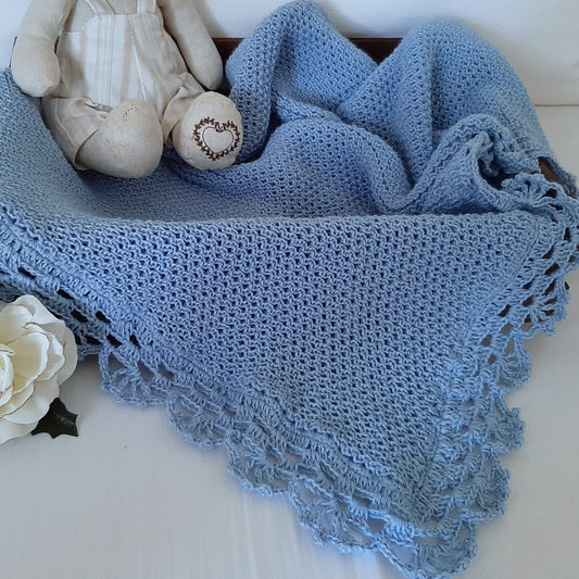 Copertina neonato a maglia nido d'ape con pizzo uncinetto artigianale azzurra
