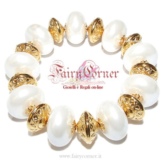 pearl and gold women's costume jewelery bracelet