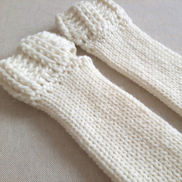 Guanti senza dita lunghi fatti a mano - bianco