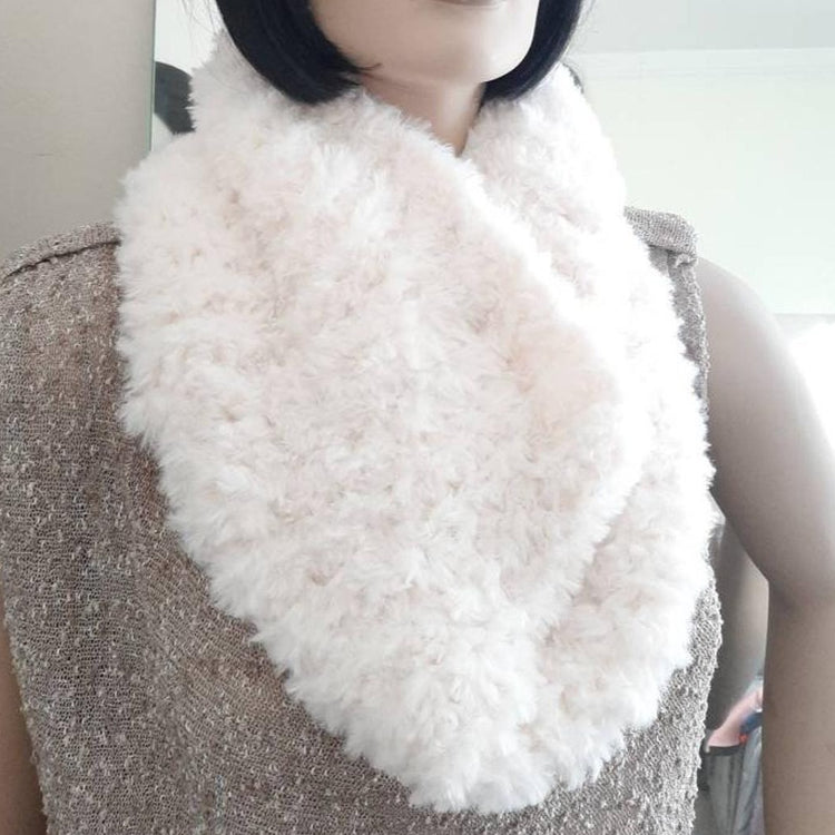 Infinity Scarf hand-knitted fur effect neck warmer - white