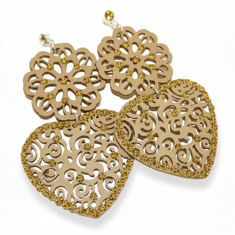 Orecchini Lunghi Tono Argento Simil Pelle con Strass e Cuore - 7cm