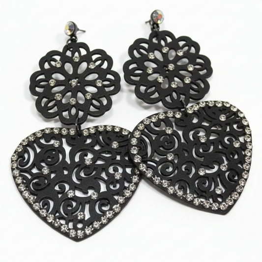 Orecchini Lunghi Tono Argento Simil Pelle con Strass e Cuore - 7cm