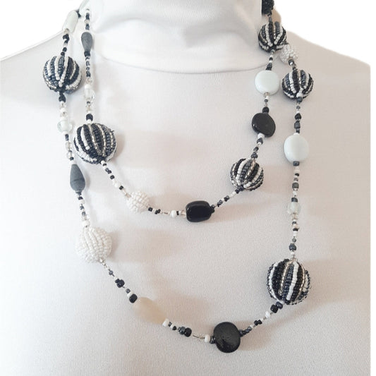 Collana Lunga Donna Sfere Perline Bianco e Nero - 80cm