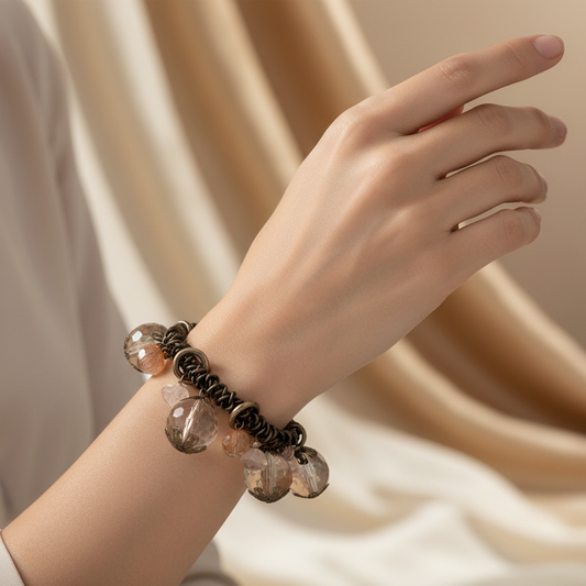 Bracciale Charms con Cristalli Ambrati Elegante