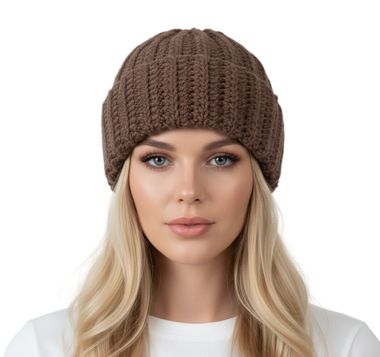 Women's wool INTRECCI handcrafted crochet cap GREEN