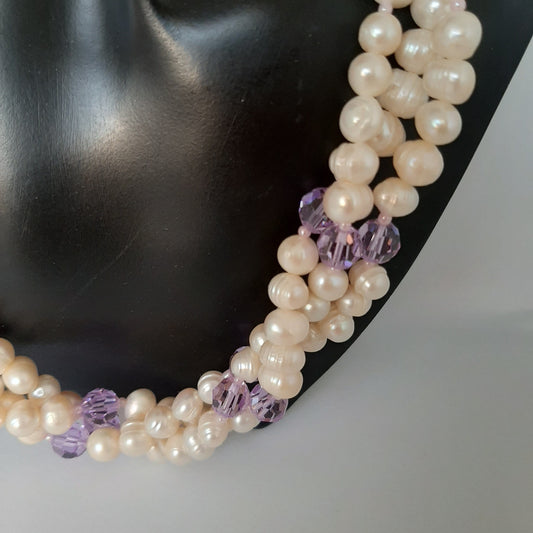 Torchon necklace in white cultured freshwater pearls with lilac crystals and 925 silver closure