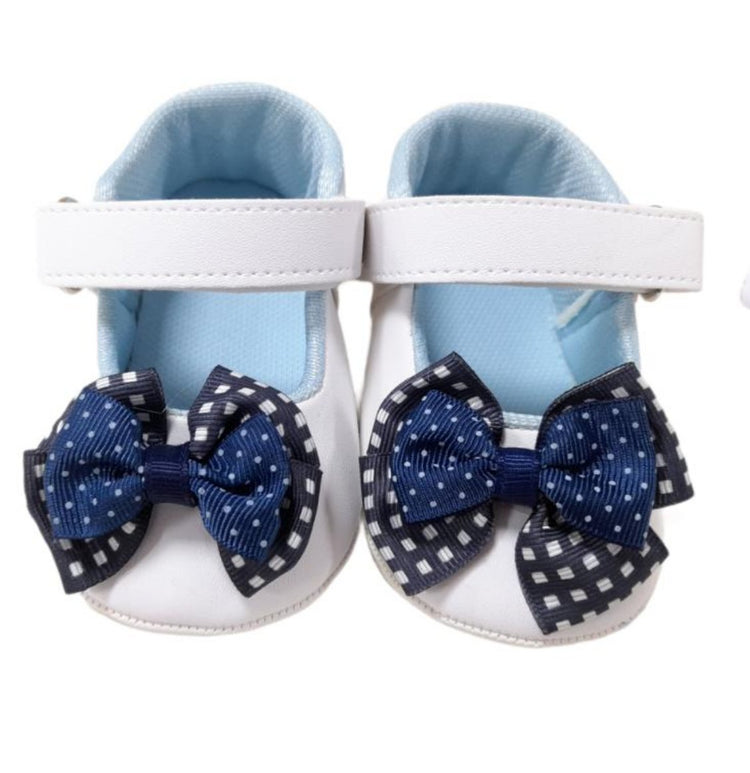 Scarpe baby ballerina bianca con fiocco blu