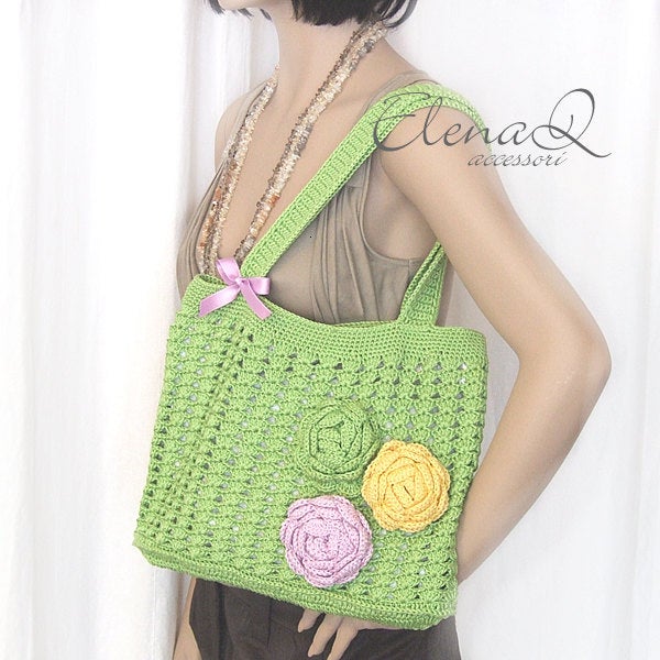 elegante borsa in cotone verde con fiori colorati realizzata all'uncinetto - Fairy Corner
